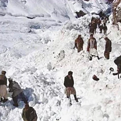 گلگت بلتستان میں برفانی تودہ گرنے سے 10 افراد جاں بحق
