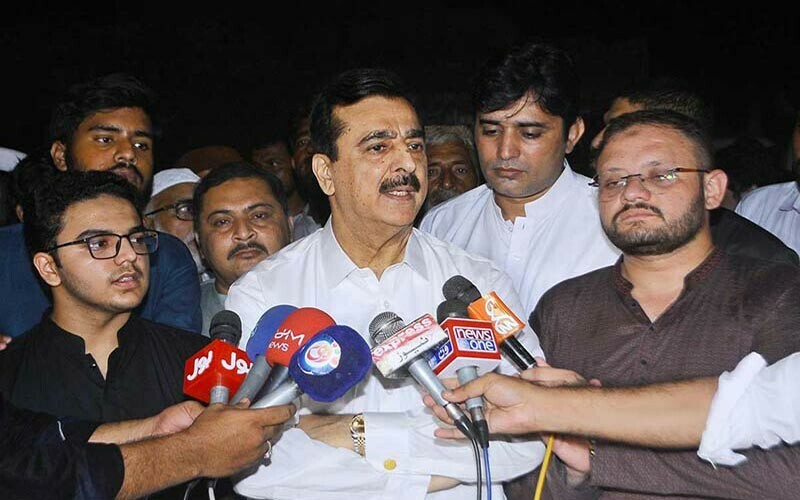 پیپلزپارٹی کسی کو مائنس کرنے کے حق میں نہیں اور مذاکرات کی حامی ہے، گیلانی