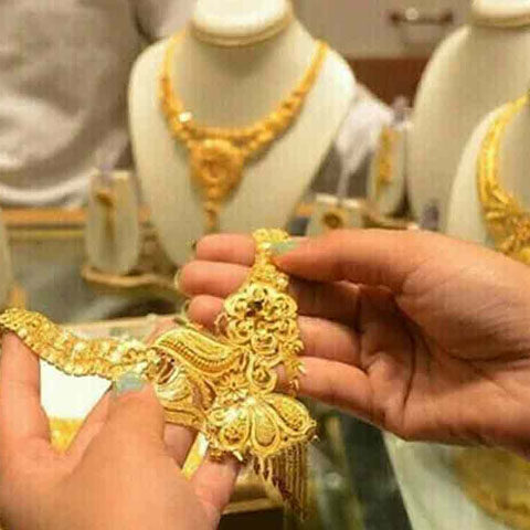 سونے کی قیمت میں 2200 روپے اضافہ