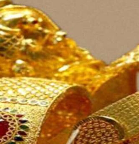 ملک میں آج سونے کی فی تولہ قیمت میں 2800 روپے کی بڑی کمی