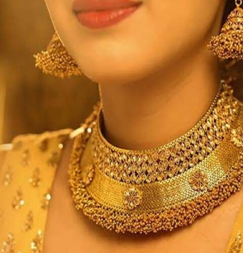 سونے کی قیمت میں 2 ہزار 800 روپے کمی