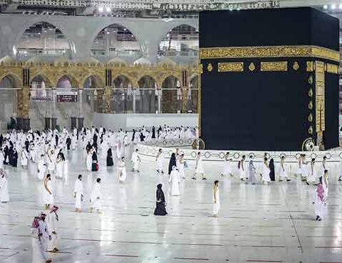 وزیر خزانہ کا مشکل معاشی صورتحال کے باوجود حجاج کے لیے زرمبادلہ کے انتظام کا عندیہ