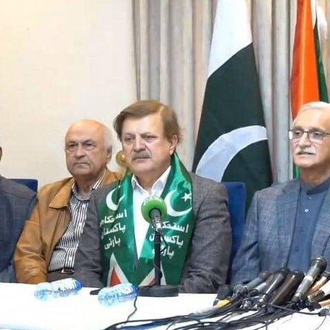 پی ٹی آئی کو خیرباد؛ ہمایوں اختر خان کی استحکام پارٹی میں شمولیت