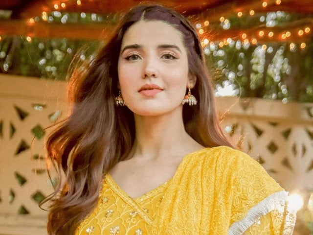 حریم فاروق نے شوبز انڈسٹری میں اپنی ابتدائی مشکلات سے پردہ اٹھادیا