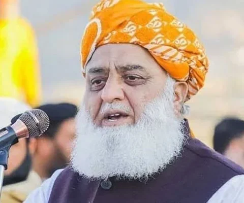 مولانا فضل الرحمن لندن پہنچ گئے ، اہم ملاقاتیں متوقع