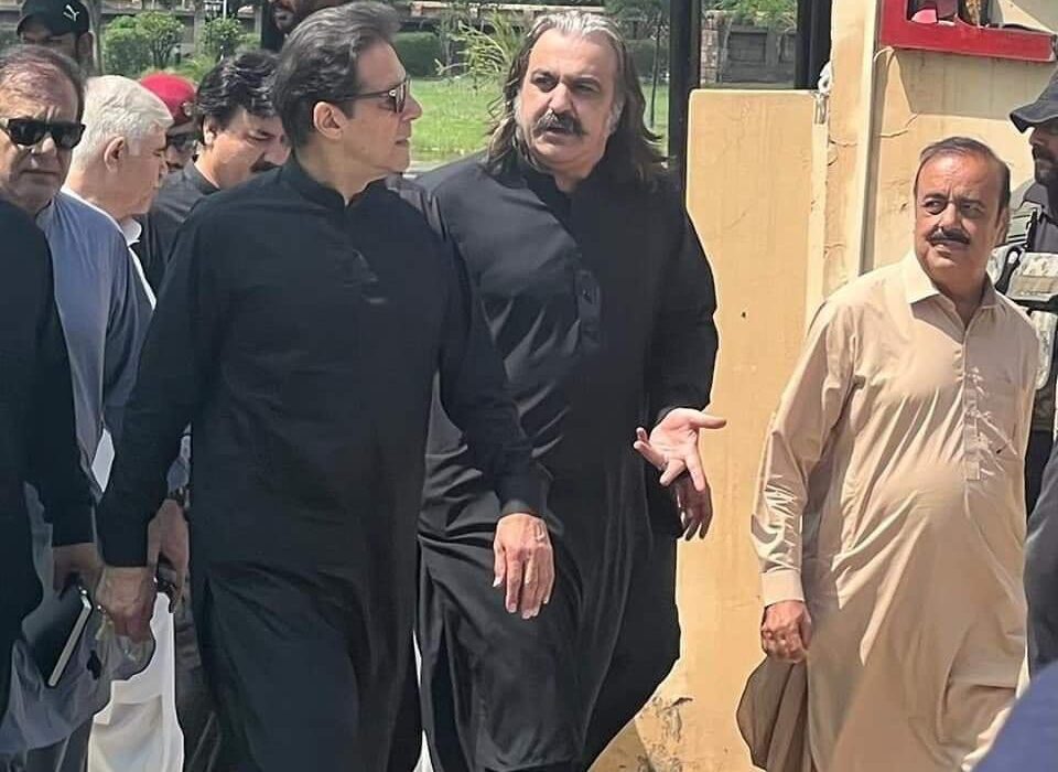 عمران خان نے عدالت میں پیشی کے بعد سوشل میڈیا پر پیغام جاری کر دیا