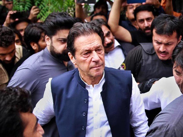 عمران خان کے ناقابل ضمانت وارنٹ گرفتاری 2 ہفتے کے لیے معطل