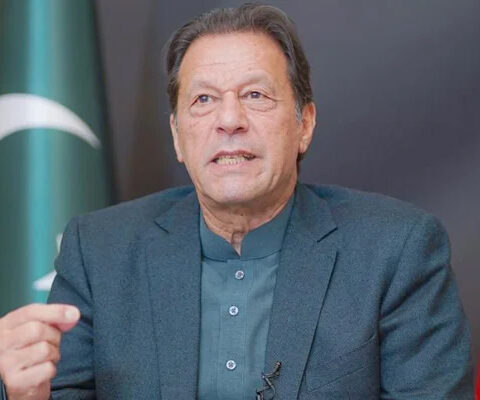 وہ پریشان ہیں مجھے کیسے باہر رکھا جائے لوگ مجھے واپس لانا چاہتے ہیں عمران خان