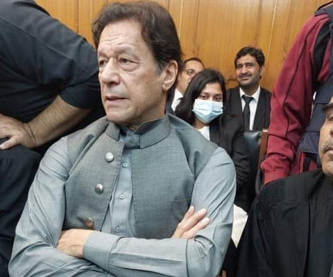 عمران خان نے عید کی چھٹیوں میں گرفتاری کےخدشہ کے پیش عدالت سے رجوع کر لیا
