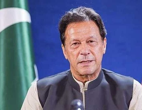 ہمارے لوگوں کو سافٹ ویئراپ ڈیٹ کے نام پر تشدد کا نشانہ بنایا جارہا ہے عمران خان
