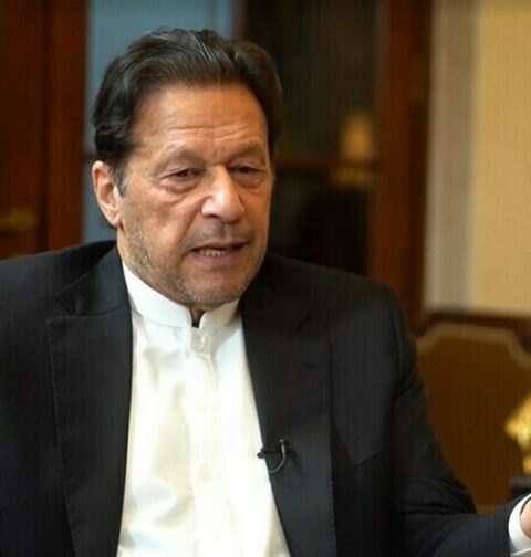 مجھے پاکستان میں ہی رہنا ہے باہر کیوں جاؤں، عمران خان
