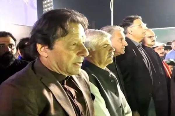 عمران خان پنڈی جلسہ گاہ پہنچ گئے، فیصل جاوید آبدیدہ