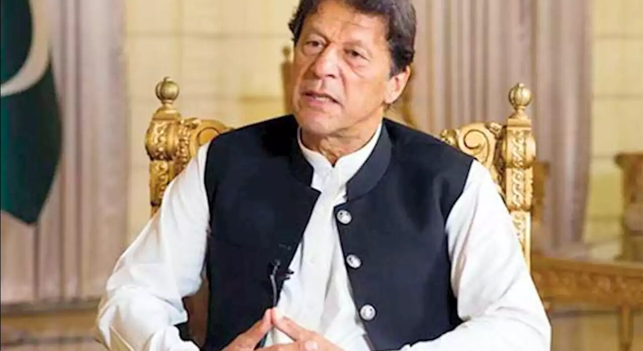 جنرل (ر) باجوہ نے کہا ہمارے پاس آپ لوگوں کی آڈیوز اور ویڈیوز ہیں عمران خان
