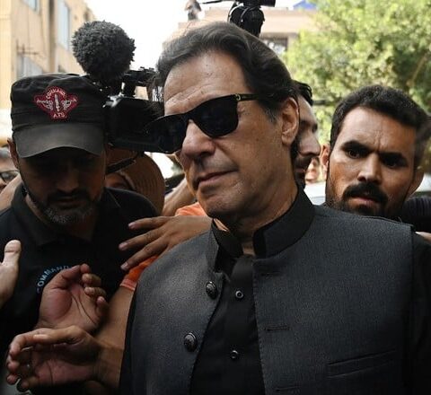 ممنوعہ فنڈنگ عمران خان کی گھر پر تفتیش کی استدعا مسترد ہر صورت پیشی کا حکم