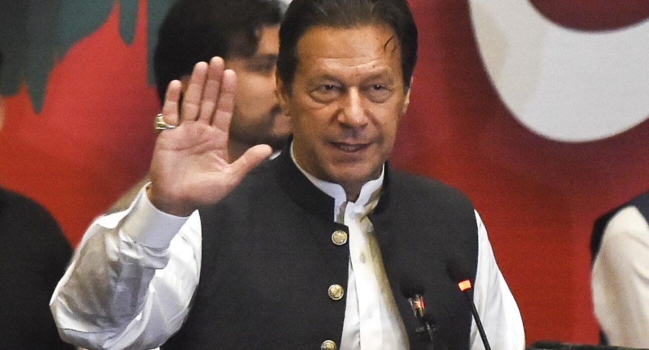 این اے 45 ضمنی انتخاب میں عمران خان نے میدان مار لیا