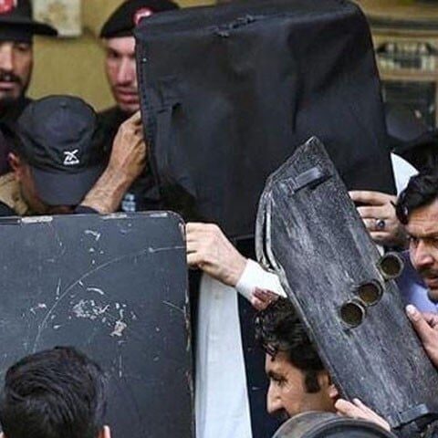 چیئرمین پی ٹی آئی کی مزید 3 مقدمات میں ضمانت خارج
