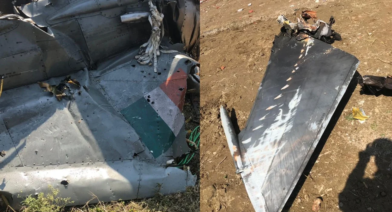 بھارت کے ایک ساتھ اڑان بھرنے والے 2 جنگی طیارے گر کر تباہ