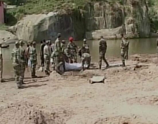 مقبوضہ کشمیر میں بھارتی فوج کے 2 اہلکار جھیل میں ڈوب کر ہلاک