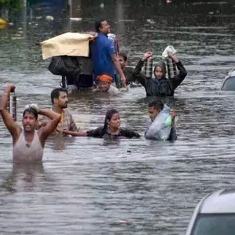 بھارت میں بارشوں میں 12 افراد ہلاک؛ 2 فوجی بھی بہہ گئے