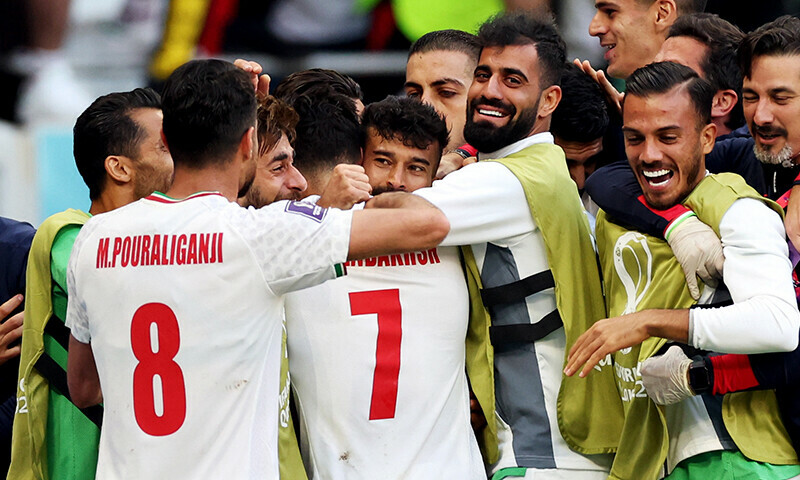 فٹبال ورلڈ کپ میں ایران کی فتح پر 700 سے زائد قیدی رہا