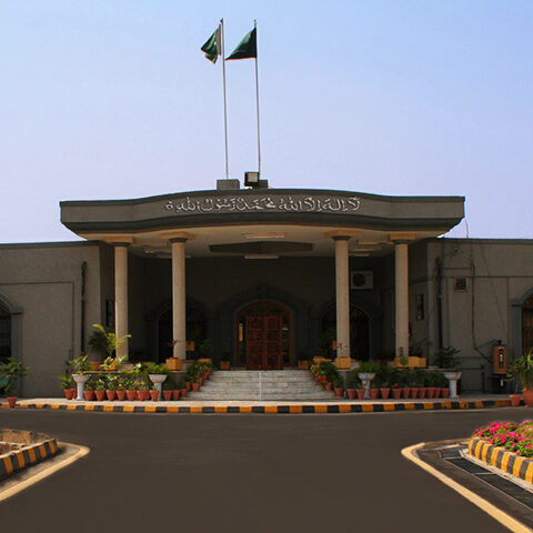 بلدیاتی الیکشن نہ کرانے پر الیکشن کمیشن کیخلاف توہین عدالت کی درخواست دائر
