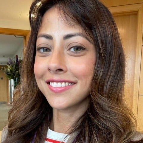 کاسمیٹک سرجری سے متعلق تبصروں پر عینی جعفری غصے میں آگئیں