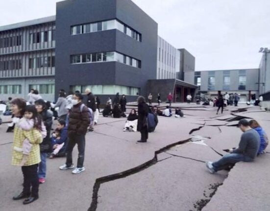 جاپان میں 7.4 شدت کا زلزلہ، سونامی کی وارننگ جاری