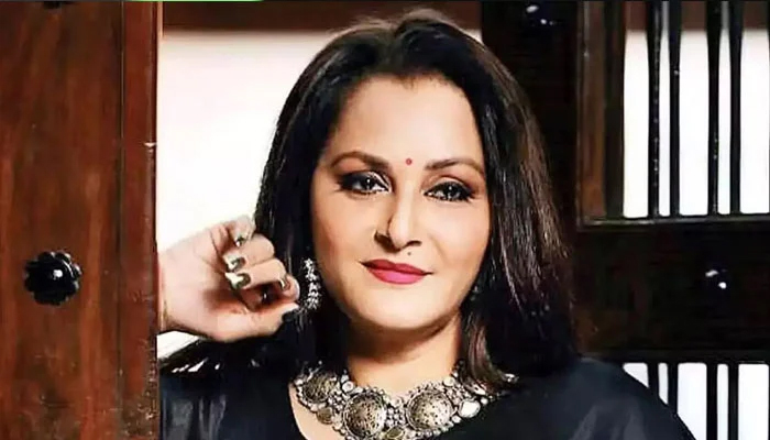 بالی ووڈ کی معروف اداکارہ جیا پرادا کو 6 ماہ قید کی سزا