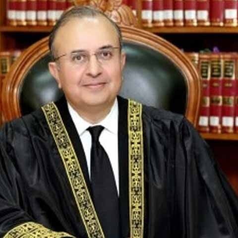 نیب قانون میں ترامیم ایگزیکٹو معاملہ ہے عدالت مداخلت نہیں کرسکتی، جسٹس منصور کا اختلافی نوٹ