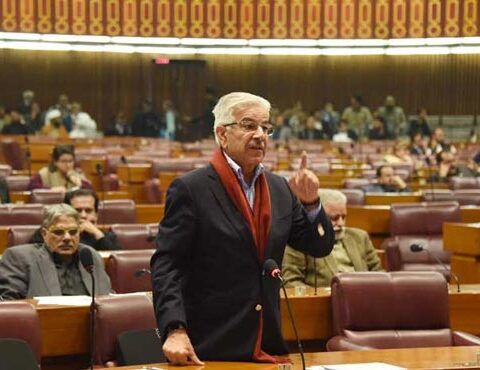 ججز ہماری حدود میں داخل ہوں گے تو ہم سوال اٹھائیں گے خواجہ آصف