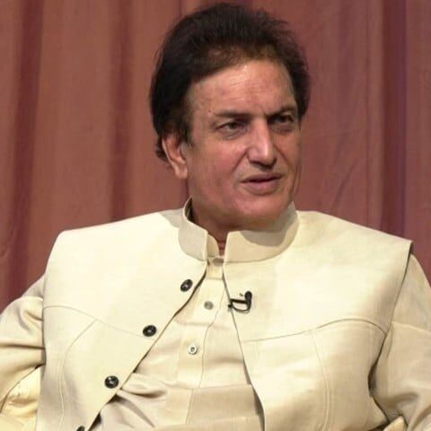 نازیبا ویڈیوز اصلی ہیں، بندوق کے زور پر بنوائی گئیں، خلیل الرحمان قمر کا دعویٰ
