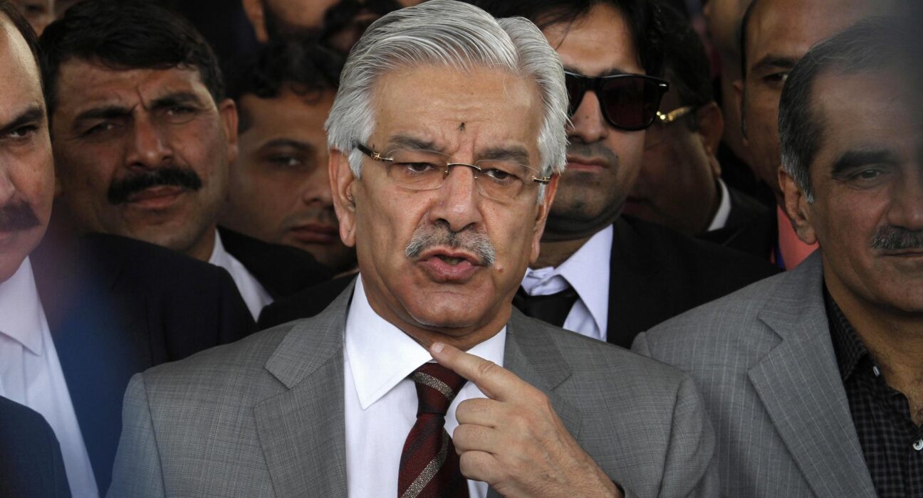 کوشش کی جا رہی ہے کہ اجارہ داری والی کمپنیوں کو مزید رعایت دی جائے خواجہ آصف