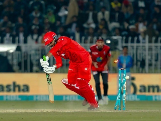 پی ایس ایل 9؛ لاہور قلندرز اپنا پہلا میچ جیتنے میں کامیاب