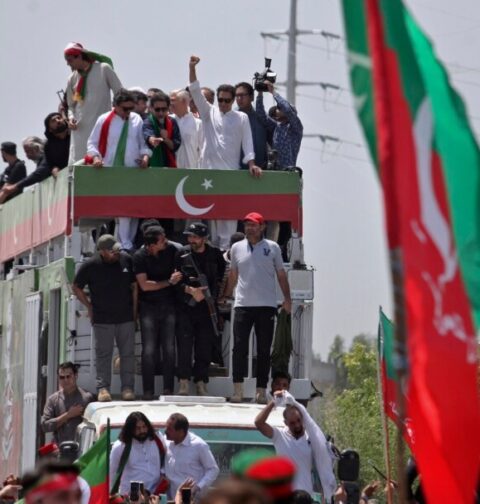 تیاریاں مکمل لانگ مارچ کا آج آغاز عمران خان نے پلاننگ تبدیل کردی