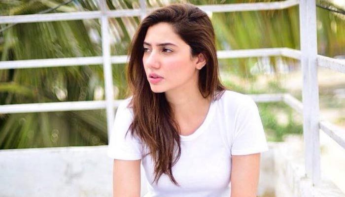 ماہرہ خان کی ’اداسی‘ کو سوشل میڈیا صارفین نے اوور ایکٹنگ قرار دے دیا