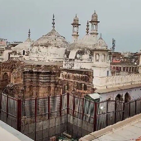 بھارتی عدالت انتہا پسندوں کی آلۂ کار بن گئی؛ تاریخی مسجد کے سروے کا حکم