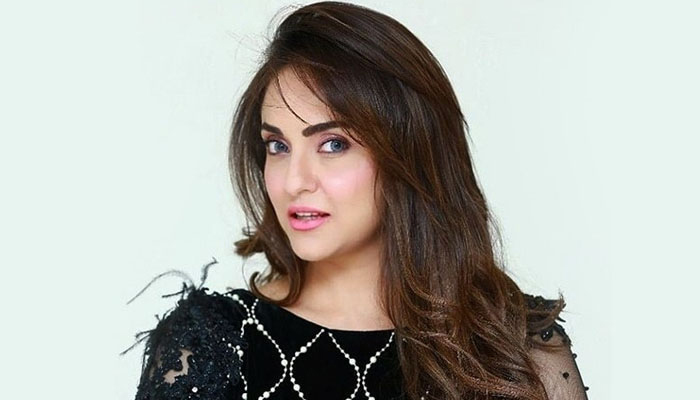 نادیہ خان کا خون سے خط لکھنے والی مداح سے متعلق انکشاف