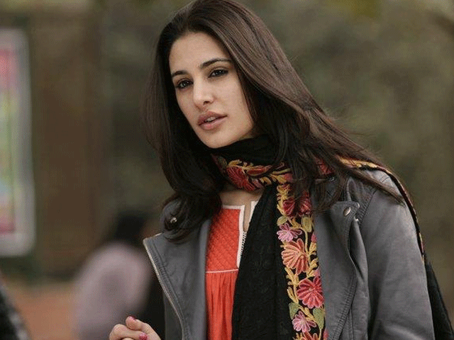 ڈیٹنگ کے متعلق لوگوں کے سوالات تنگ کرتے ہیں نرگس فخری