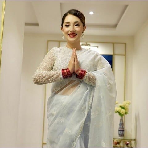 بابر اعظم جیسے کھلاڑی صدیوں میں پیدا ہوتے ہیں، نیپالی گلوکارہ