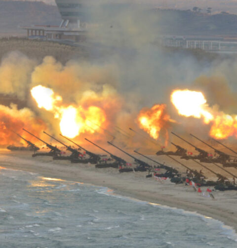 شمالی کوریا نے 130 گولے داغ دیے