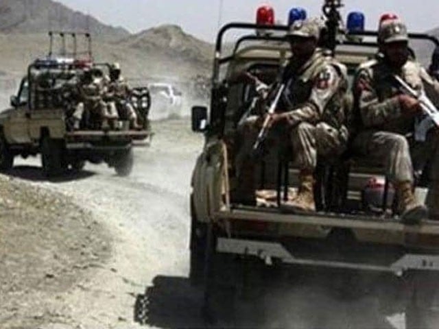 آواران میں سیکیورٹی فورسز سے فائرنگ کے تبادلے میں 2 دہشتگرد ہلاک، 2 جوان شہید