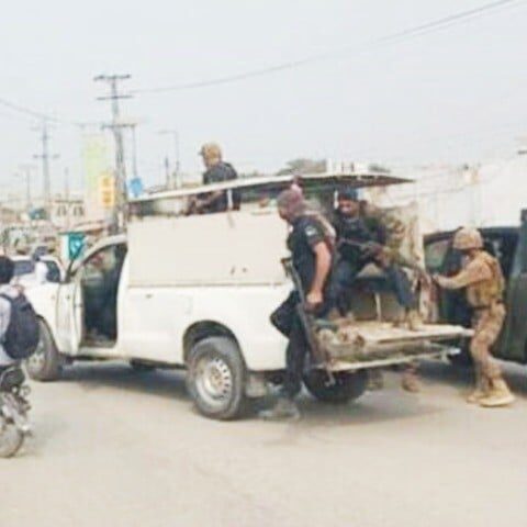 ڈی آئی خان میں سیکورٹی فورسزکے قافلے کے قریب خودکش دھماکا، 2 اہلکار شہید