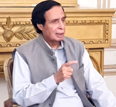 جنرل ر باجوہ کے عمران پر بہت احسانات ہیں احسان فراموشی نہ کی جائے پرویز الہی