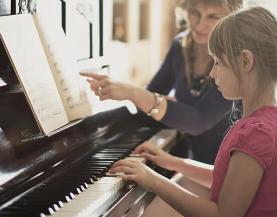 پیانو سیکھنا دماغ پر مفید اثرات مرتب کرتا ہے