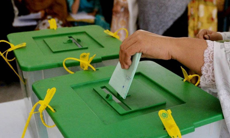 کراچی سمیت سندھ کے 24 اضلاع میں ضمنی بلدیاتی انتخابات کیلیے پولنگ جاری