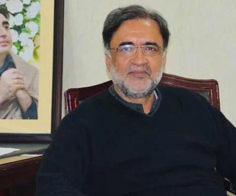 پیپلز پارٹی چیف جسٹس سے محاذ آرائی نہیں چاہتی قمر زمان کائرہ
