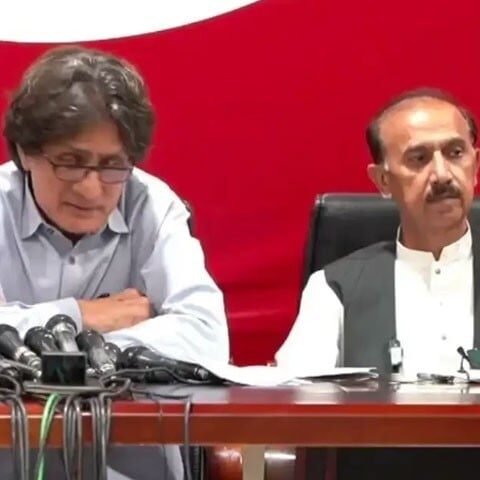 عدلیہ مخالف مہم، رؤف حسن اور شعیب شاہین کے خلاف سپریم کورٹ میں توہین عدالت کی درخواست دائر