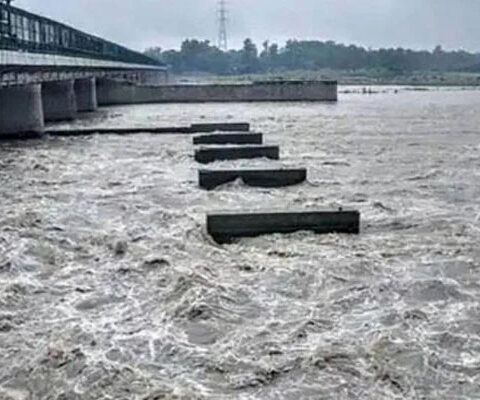 دریائے راوی، چناب، جہلم میں سیلاب کا خطرہ