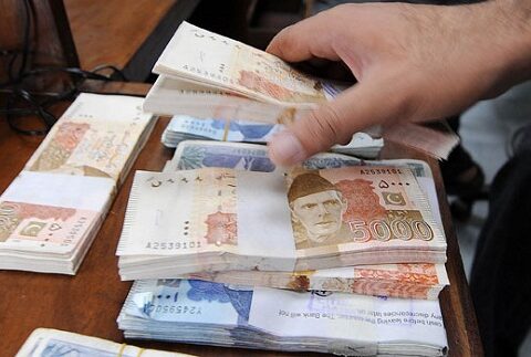 پاکستان نے صرف سُود ادائیگی اور دفاع پر 3200 ارب خرچ کردیے