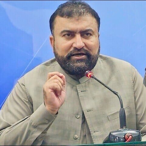 غیرقانونی مقیم تارکین وطن کو گرفتار کرکے ہولڈنگ سینٹرز میں رکھنے کا فیصلہ